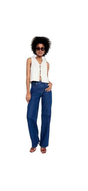 Old Navy Women's Linen-Blend Tie-Front Crop Vest in Cream - Picture 6 of 6